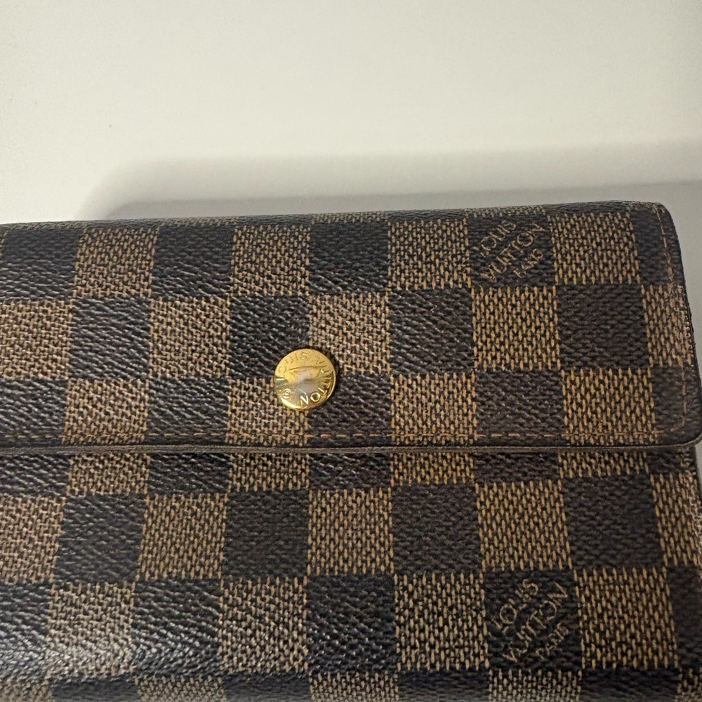 Louis Vuitton Alexandra Damier Ebene Portefeuille Trifold Wallet - Picture 3 of 16